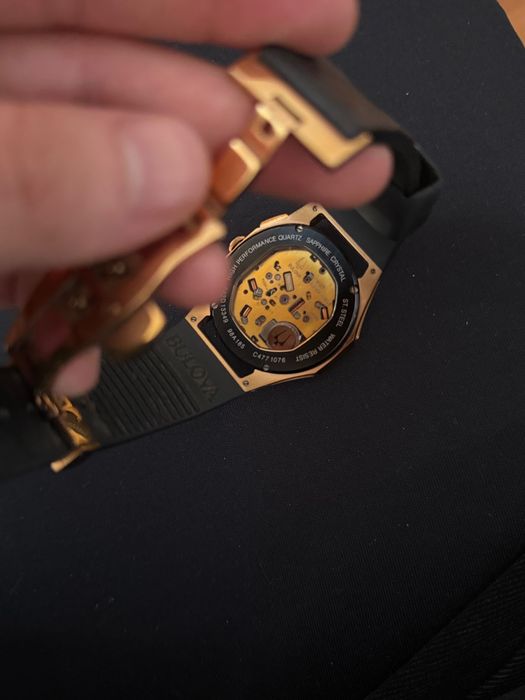 Ceas bulova curv