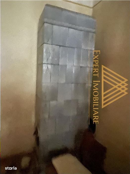 Casa centrala acces la doua strazi cu 751 mp , pret usor negociabil Su