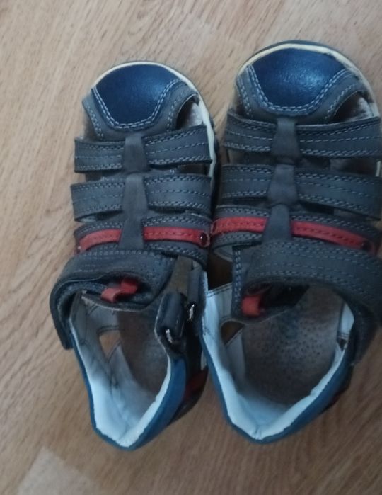 Sandale piele nr 21 si nr 25