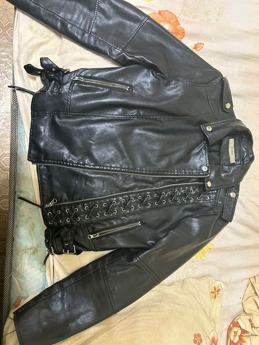 Продам куртку в хорошем состоянии