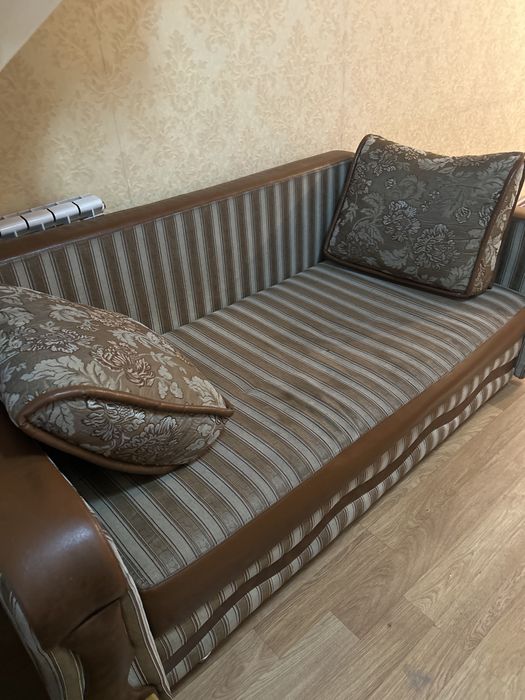 Срочно продам диван