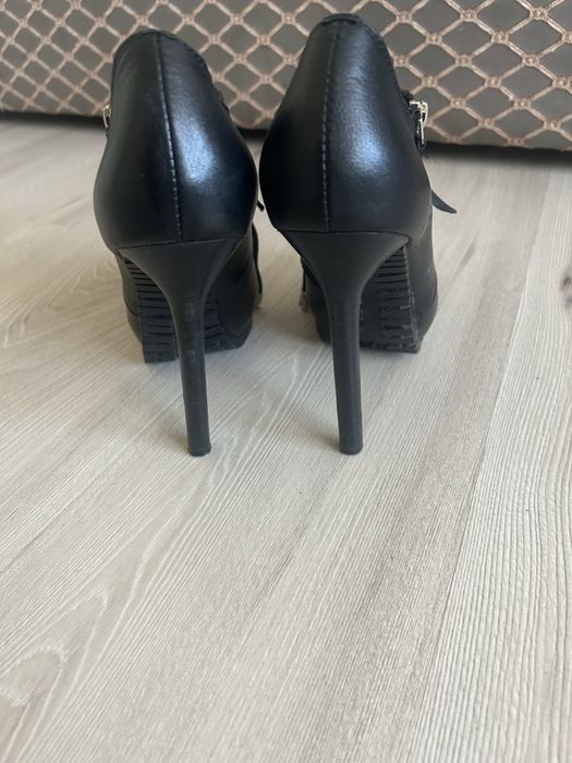 Продам женские ботильон