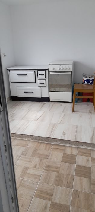 SUPEROFERTA!! Proprietar   vând, schimb cu garsoniera b casă în Bistrița