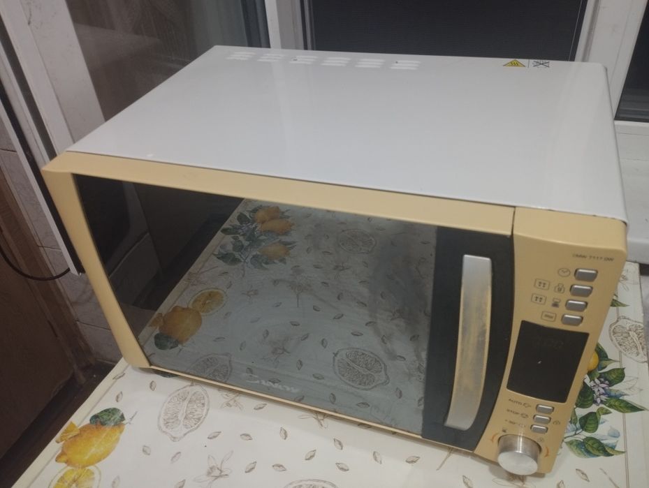 Микроволновка продам