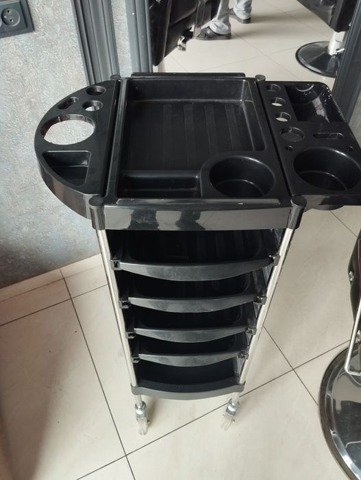 Sartaroshlar aravachasi (тележка)sotiladi