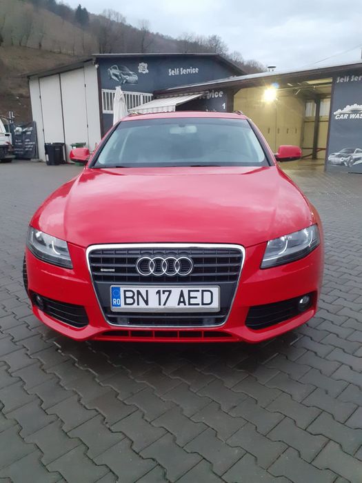 Vand Audi A4 b8 quattro,motor 2.0 anul 2011 in stare impecabilă