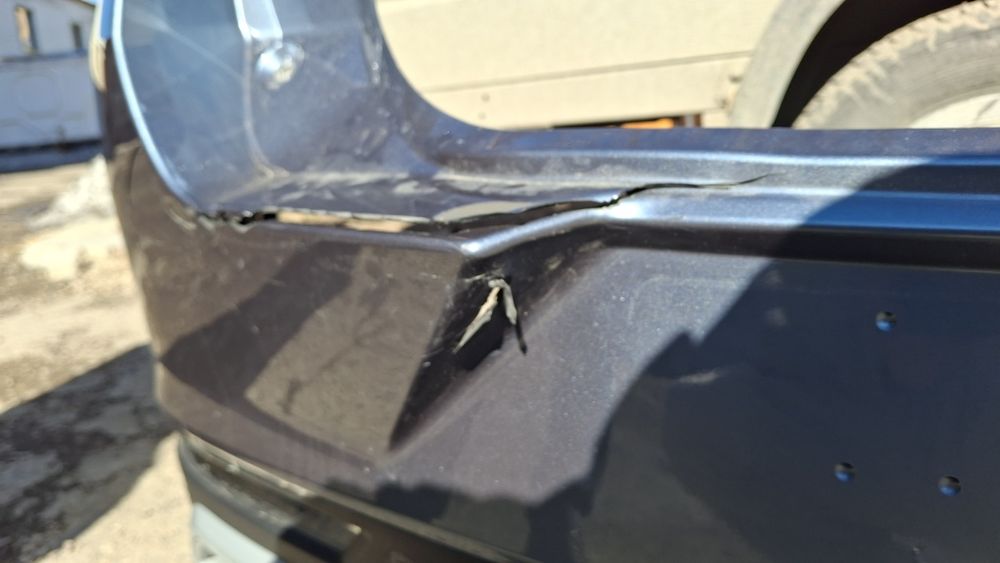 Продам бампер задний