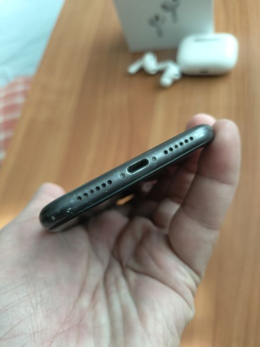 iPhone 11.Пам128гб