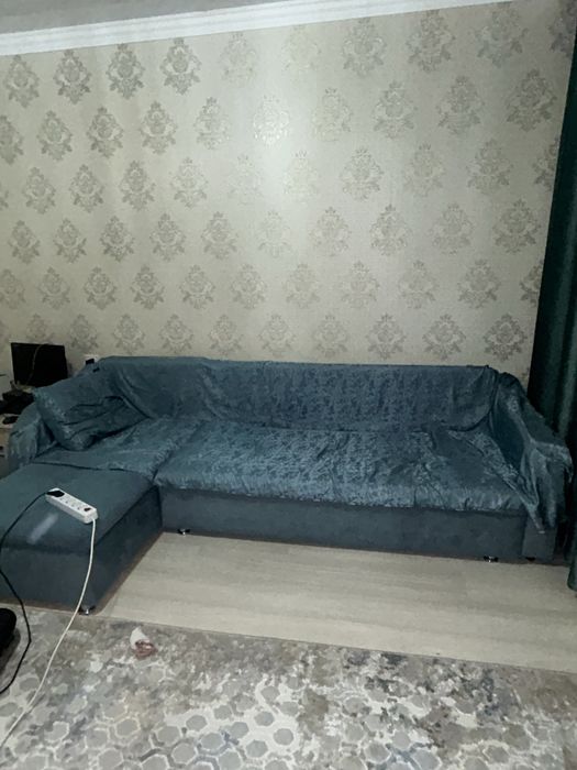 Продам диван в хорошем состояние