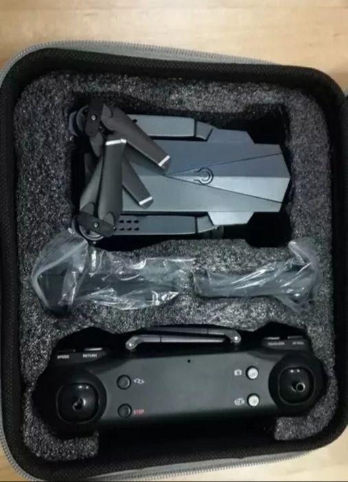 Промо! 4К HD Дрон WIFI(квадрокоптер) с две камери, 3 батерии!