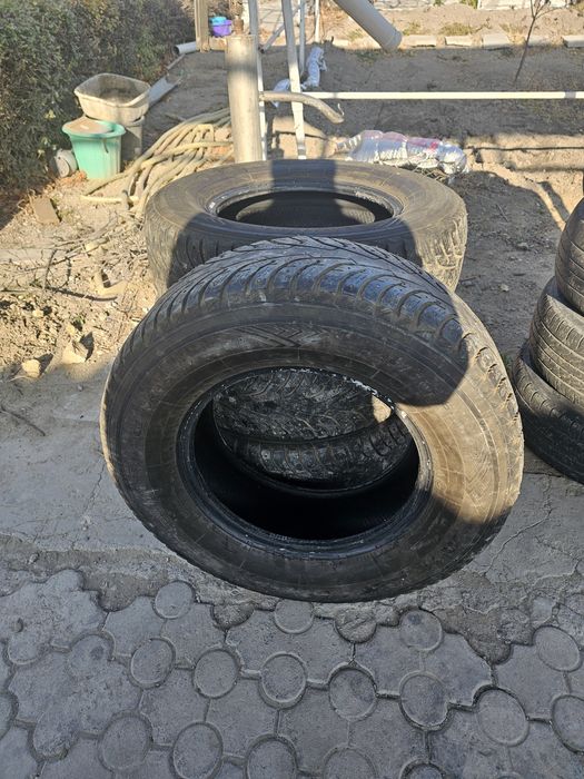 Шины на автомобиль.