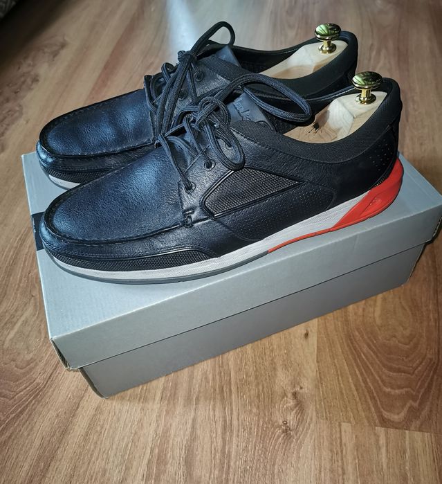 Pantofi boat (mocasini) Clarks, in bune conditii,piele naturala,mar.44