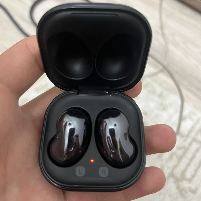 Galaxy Buds Live (64C4) наушник продается