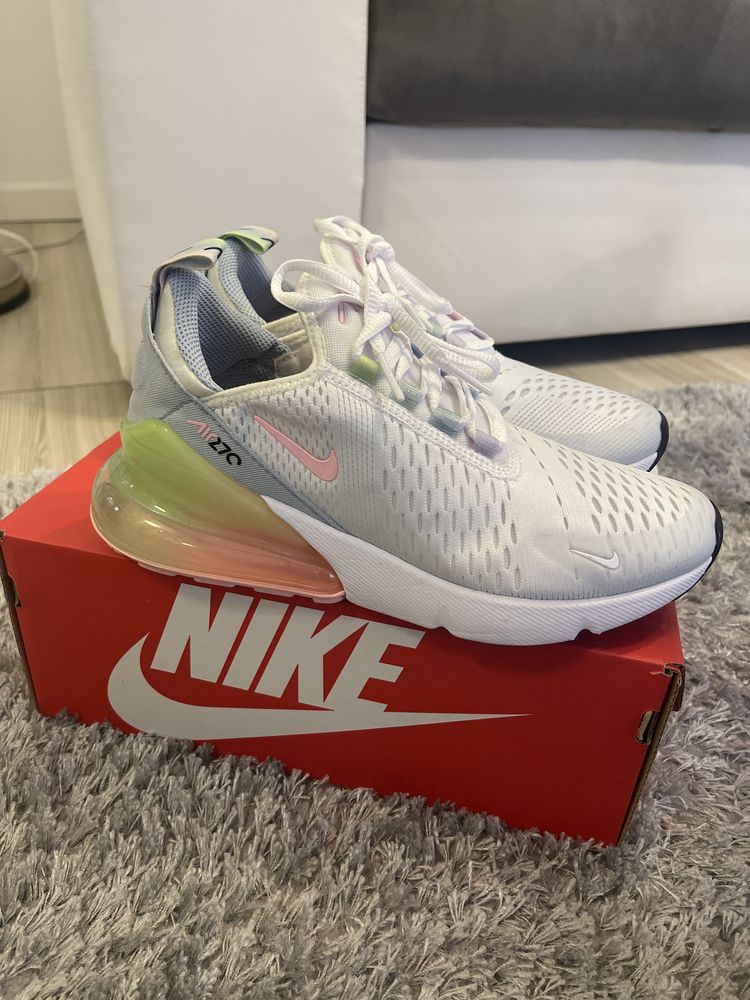 Nike 270 se store white