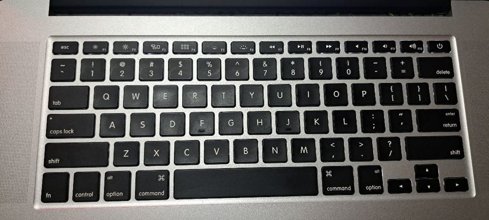 Macbook Pro 15 16Gb/512Gb