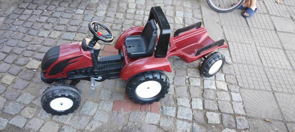 Трактор с ремарке