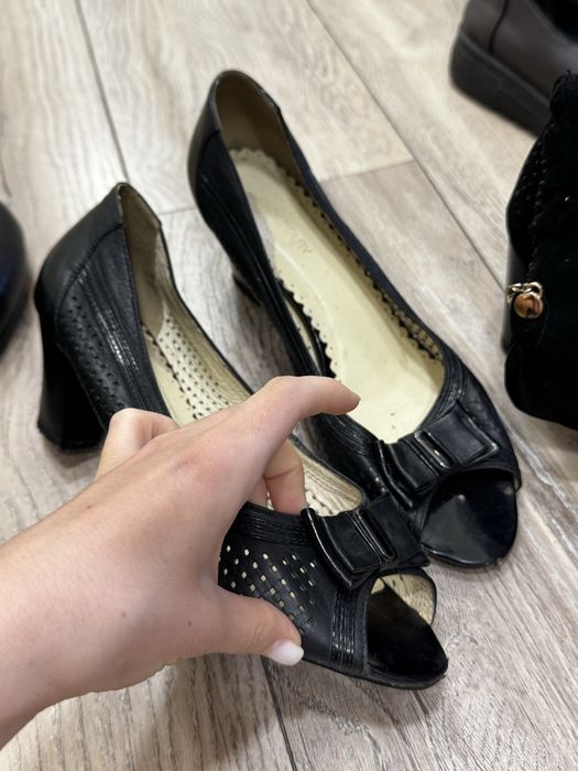 Продам 6 пар обуви