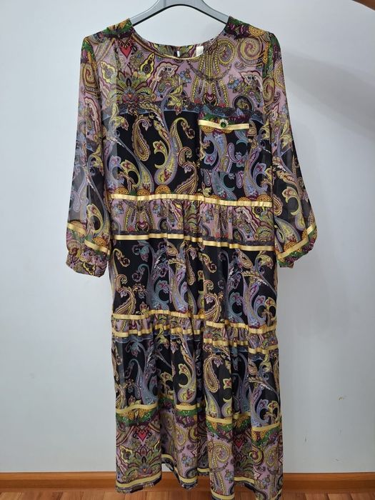 Көйлектер, куртка сатылады!