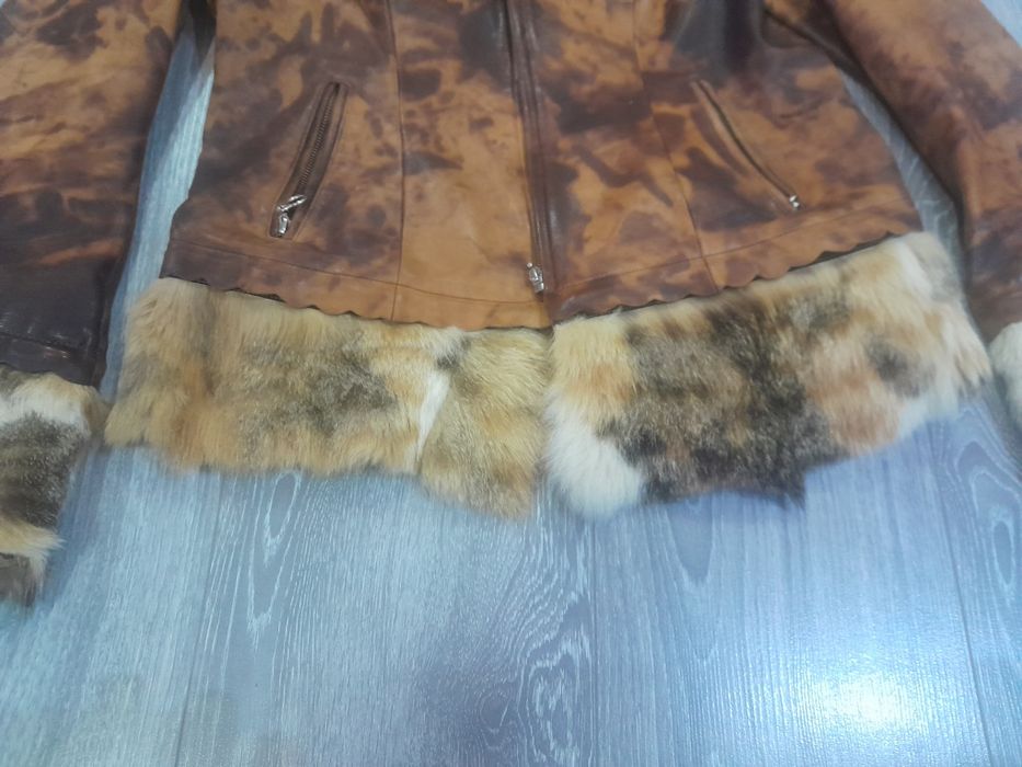 Продам женскую куртку