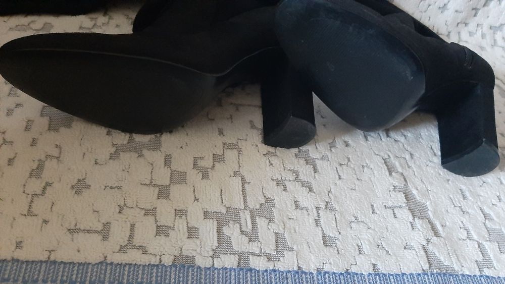 Cizme lungi marimea 36.inaltime toc 8,5 cm