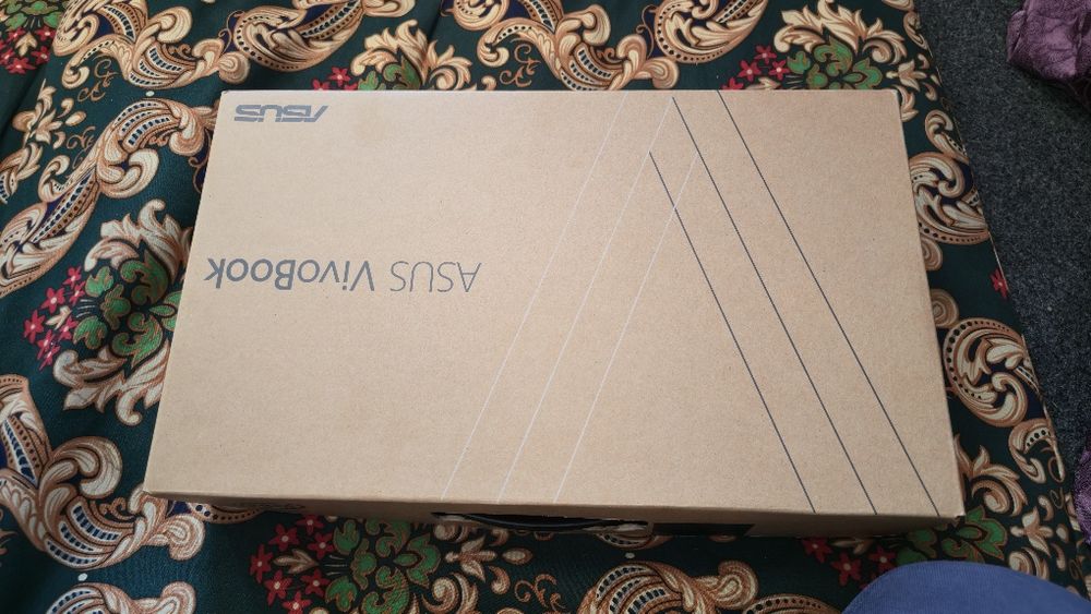 Asus Vivobook S330U