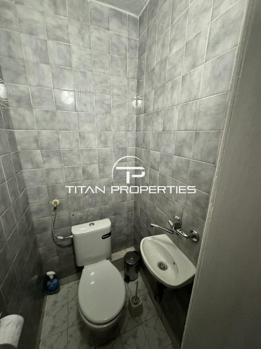 Дава се под наем Тристаен апартамент в Бургас, Център - 98 кв.м за 433.5 € - Снимка #11