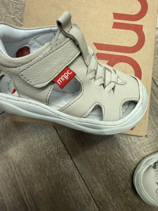 Детские сандалии в отличном состоянии