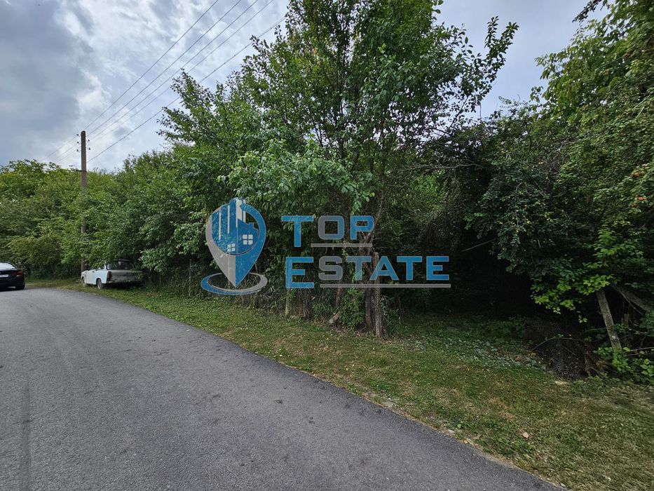 Парцел в регулация до центъра на с. Средни колиби до яз. Йовковци