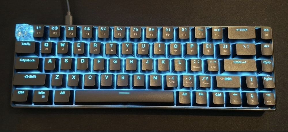 Pachet Gaming: Pachet Gaming: Mouse Razer Viper 8KHz + Tastatura 60% HK Gaming
