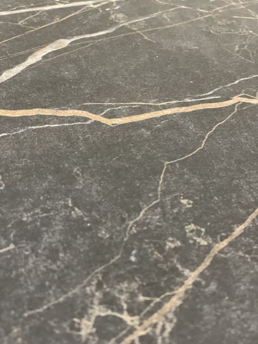 Продается обеденный стол