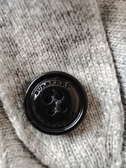 Burberry оригинален пуловер S