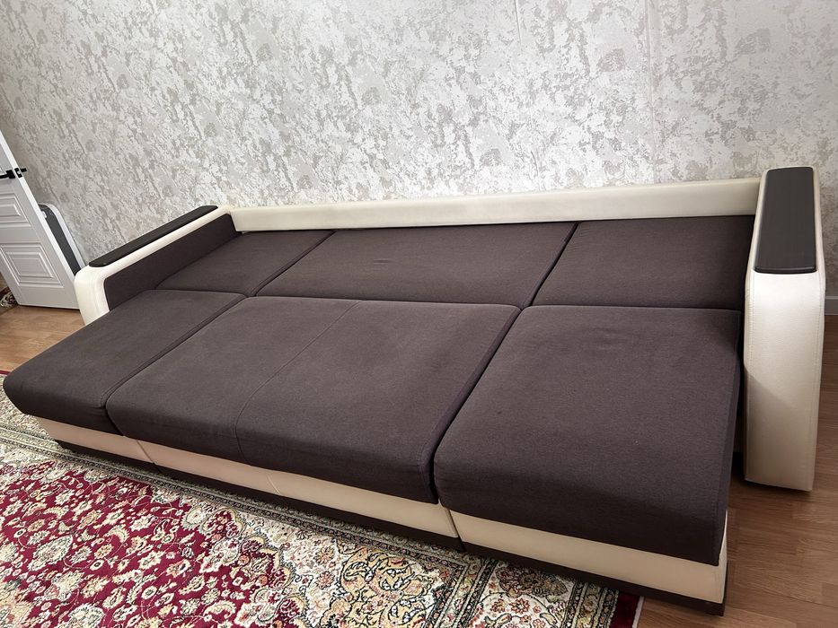 Срочно продам диван, отличное состояние