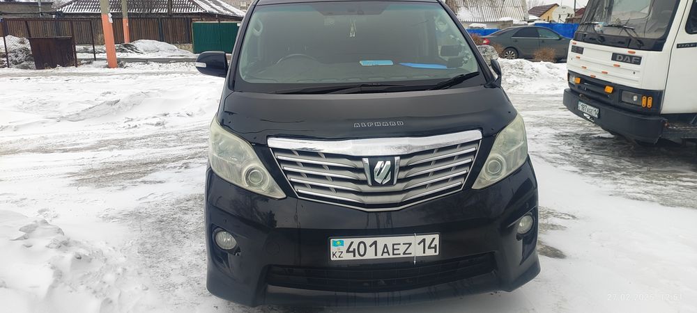 Продам Toyota Alphard 2012 года