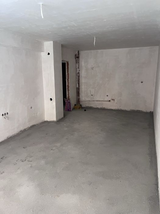 Двустаен апартамент с подземно паркомясто