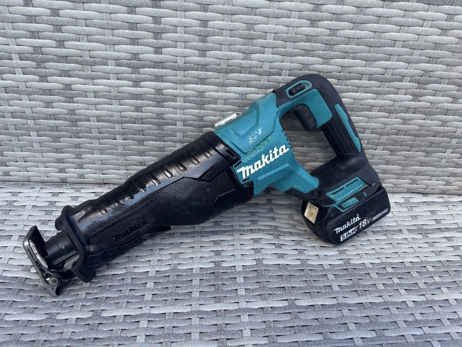 Fierastrau sabie makita DJR187