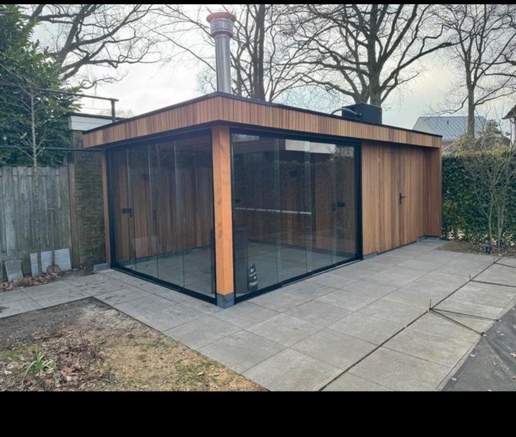 Vând foișor din lemn
-foișoare la comanda
-pergole modele moder