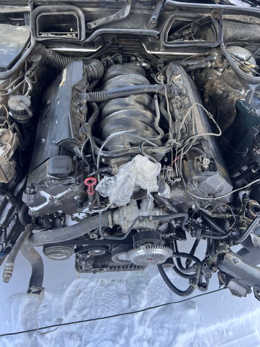 В продаже двигатель М60б40 v8 bmw