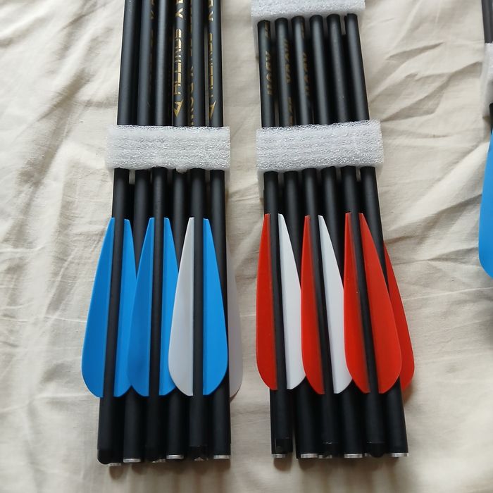 Săgeți din carbon pentru arbalete de 46,51 sau 56 cm,varf 3 lame,noi