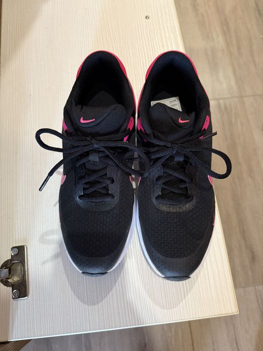 Продавам маратонки