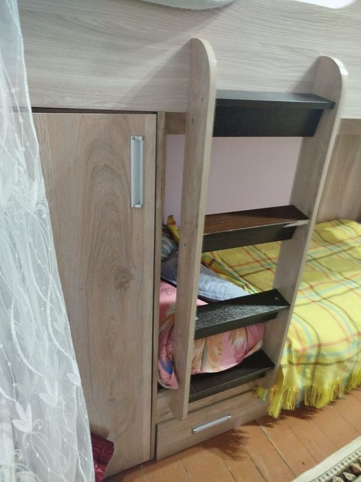 Продам двух яростную кровать