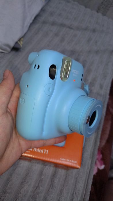 Инста камера instax mini 11