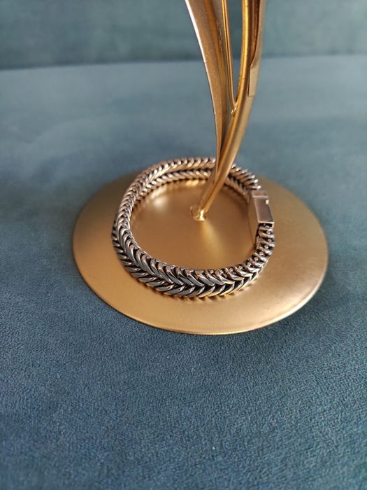 Браслет серебряный.