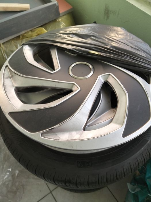 Vând cauciucuri vară 205 r15 55 Renault, 3 buc Goodyear ,1 buc Massimo