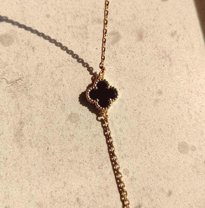 Гривна с малка детелина Van Cleef & Arpels VCA Sweet Alhambra bracelet