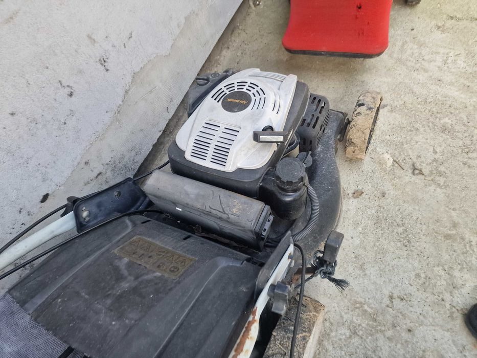 Mașină de tuns iarba adusa din GERMANIA pe benzina cu Tractiune si SAC