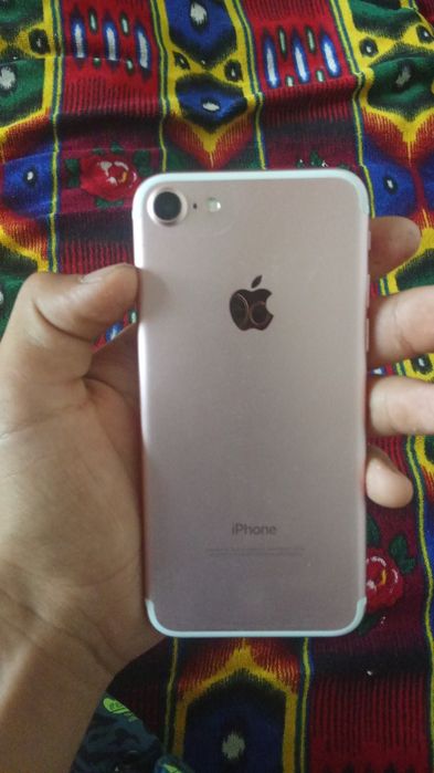 Iphone 7 128 tali zaryadi koʻpga yetadigan luboy telefonga almashtiram