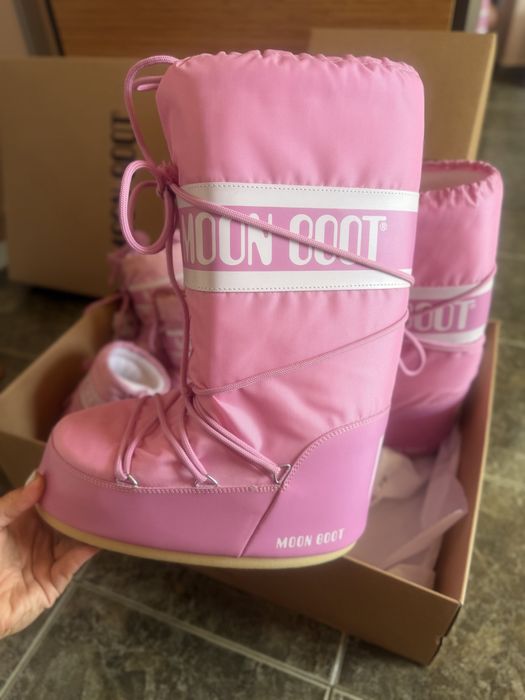 Розов Moon Boot