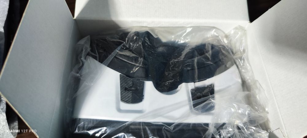 ЗD очила за виртуална реалност чрез телефон