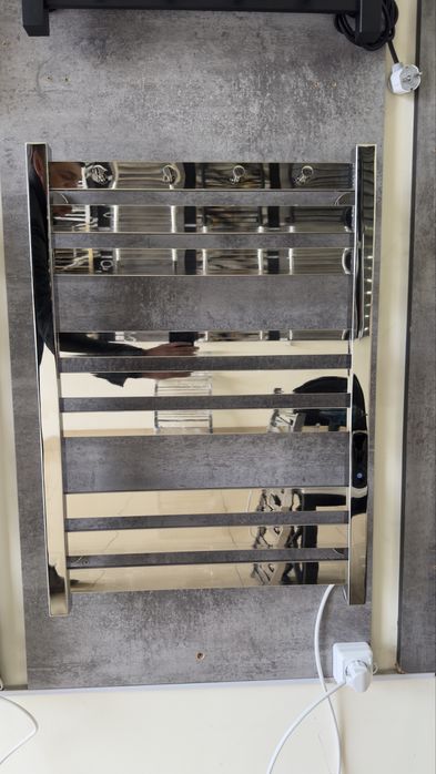 Полотенцесушитель электрический METRIX от производителя.