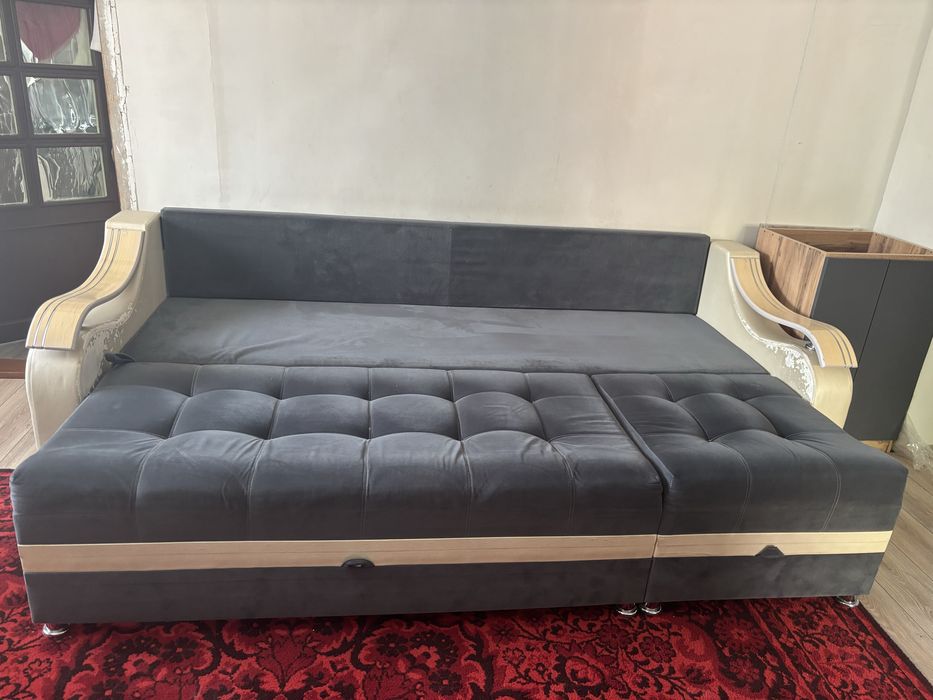 Продам диван с подушками